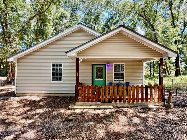 $185,000 | 900 North Norwood Road, DeFuniak Springs, FL 32433