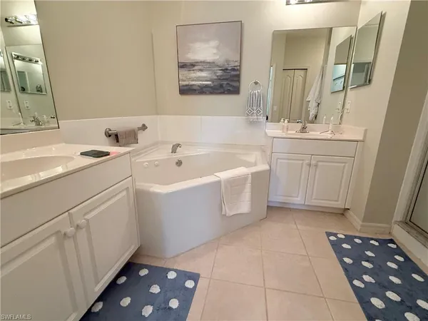$5,000 | 3555 Laurel Greens Lane North, Unit 202, Naples, FL 34119