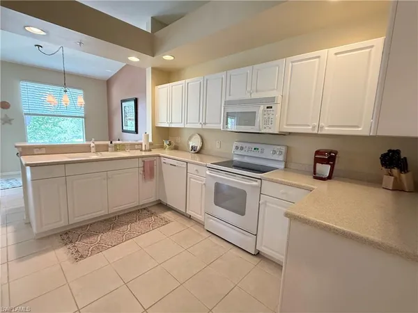 $5,000 | 3555 Laurel Greens Lane North, Unit 202, Naples, FL 34119