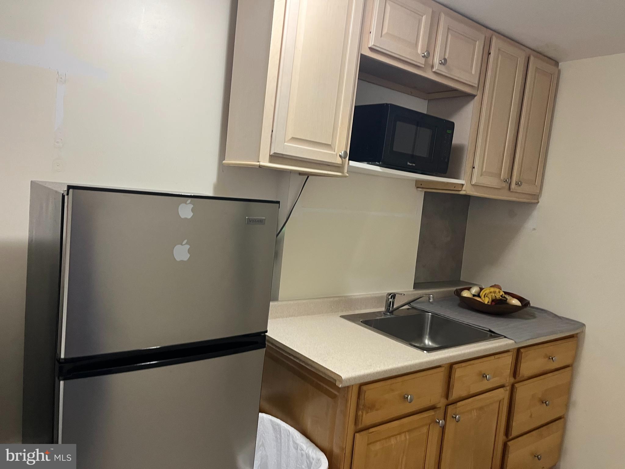14684 Cloverdale Road Woodbridge, VA 22193 - Photo 10 of 10 a utility room with dryer and washer