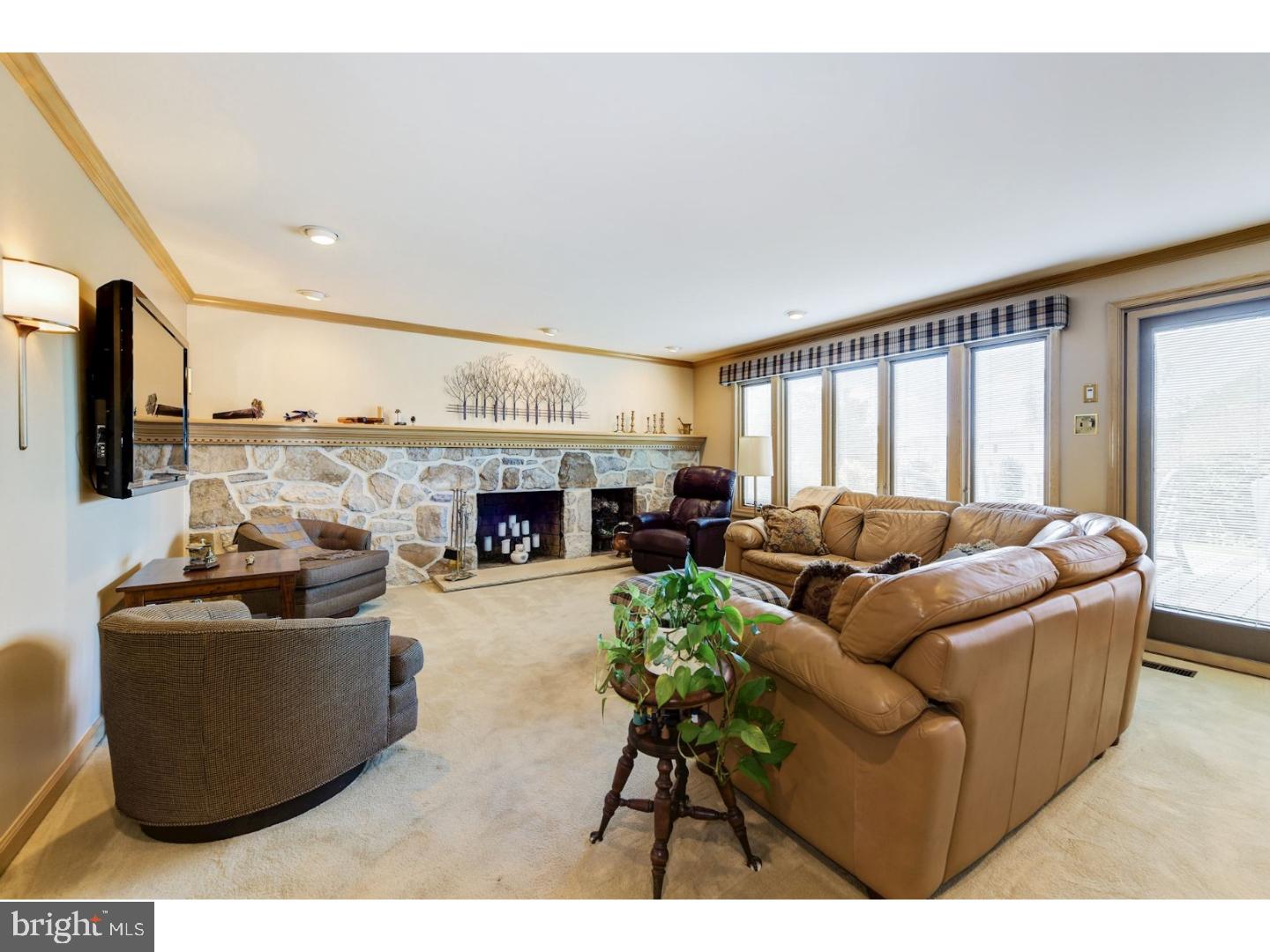 118 Sandringham Road Cherry Hill, NJ 08003 - Photo 15 of 25 Family Room