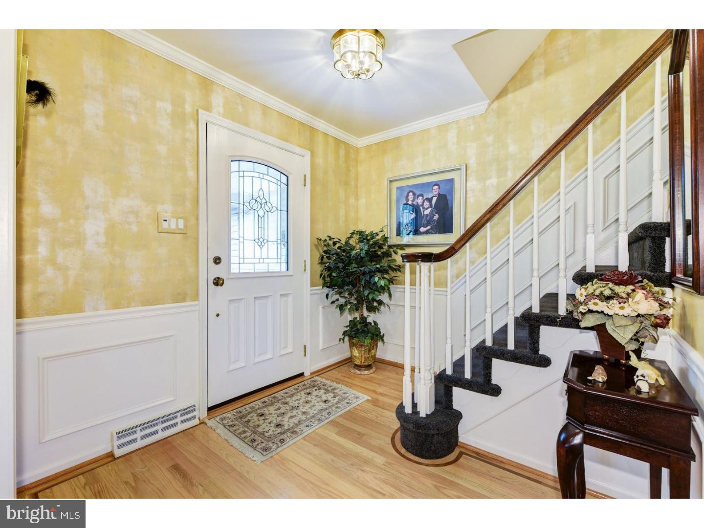 118 Sandringham Road Cherry Hill, NJ 08003 - Photo 4 of 25 Foyer