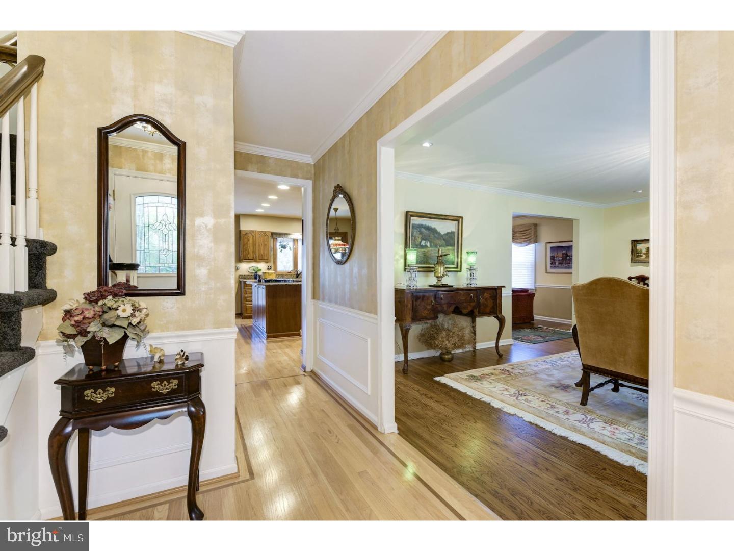 118 Sandringham Road Cherry Hill, NJ 08003 - Photo 5 of 25 Hallway