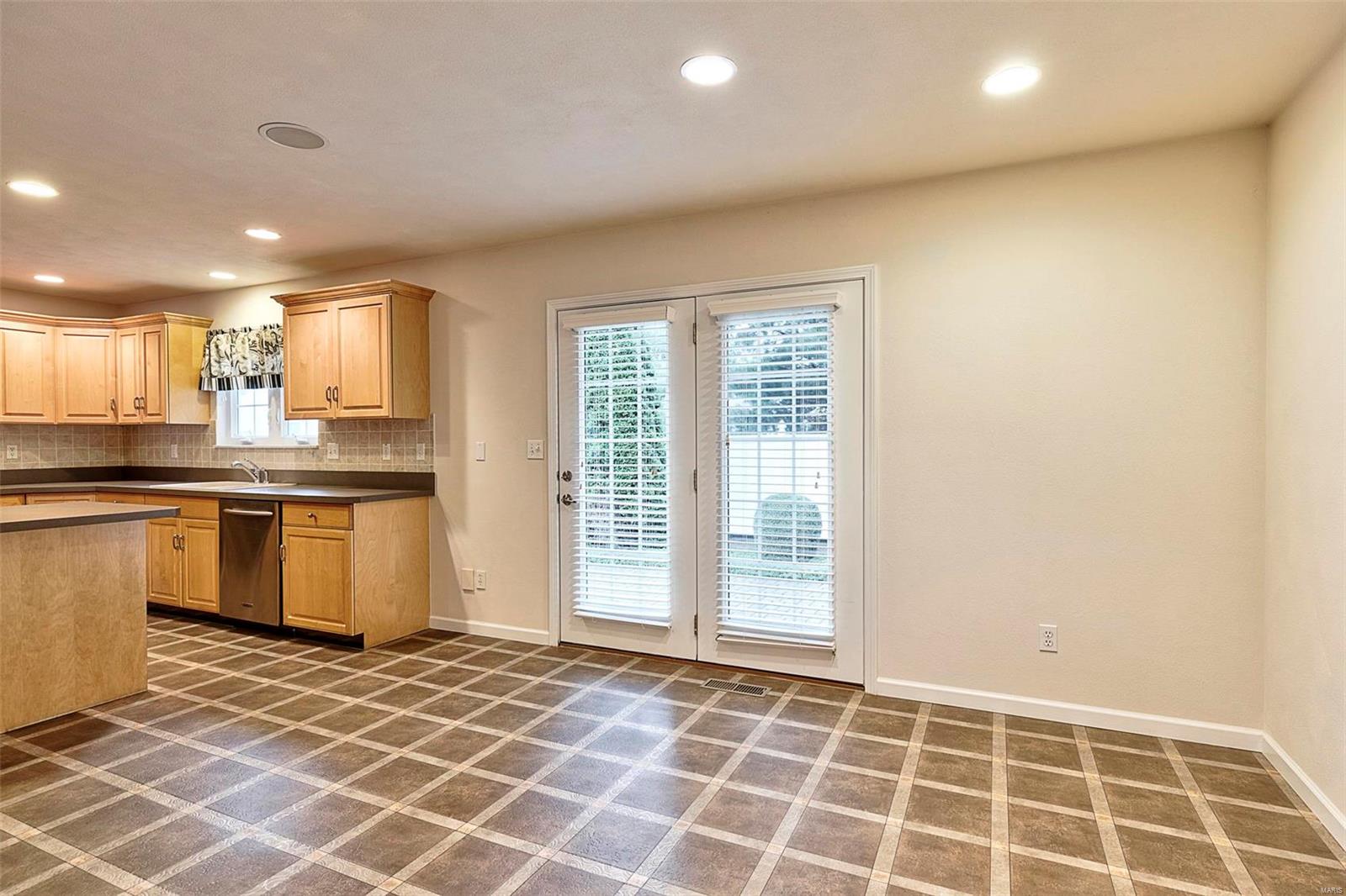 607 Springhill Court O'Fallon, IL 62269 - Photo 14 of 42