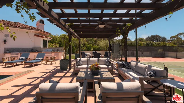 a view of a basket ball ground