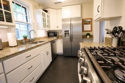 $1,195,000 | 15 East Walnut Street, Alexandria, VA 22301