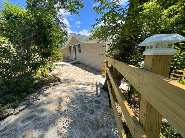 $359,900 | 22 Hemlock Trail, Newtown, CT 06482