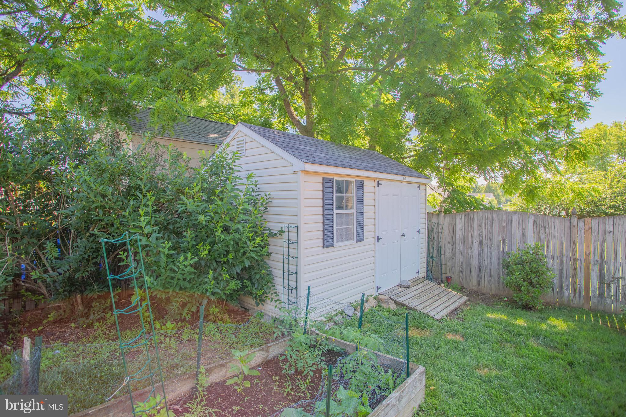 591 Oak Lee Drive Ranson, WV 25438 - Photo 12 of 52 Gallery Image 12