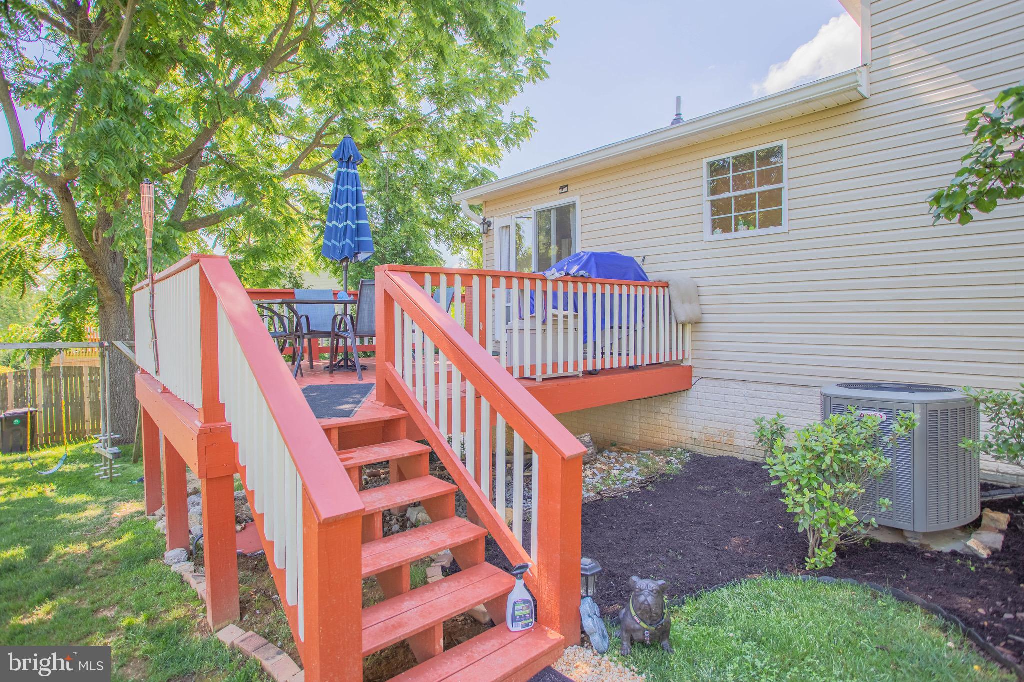 591 Oak Lee Drive Ranson, WV 25438 - Photo 5 of 52 Gallery Image 5