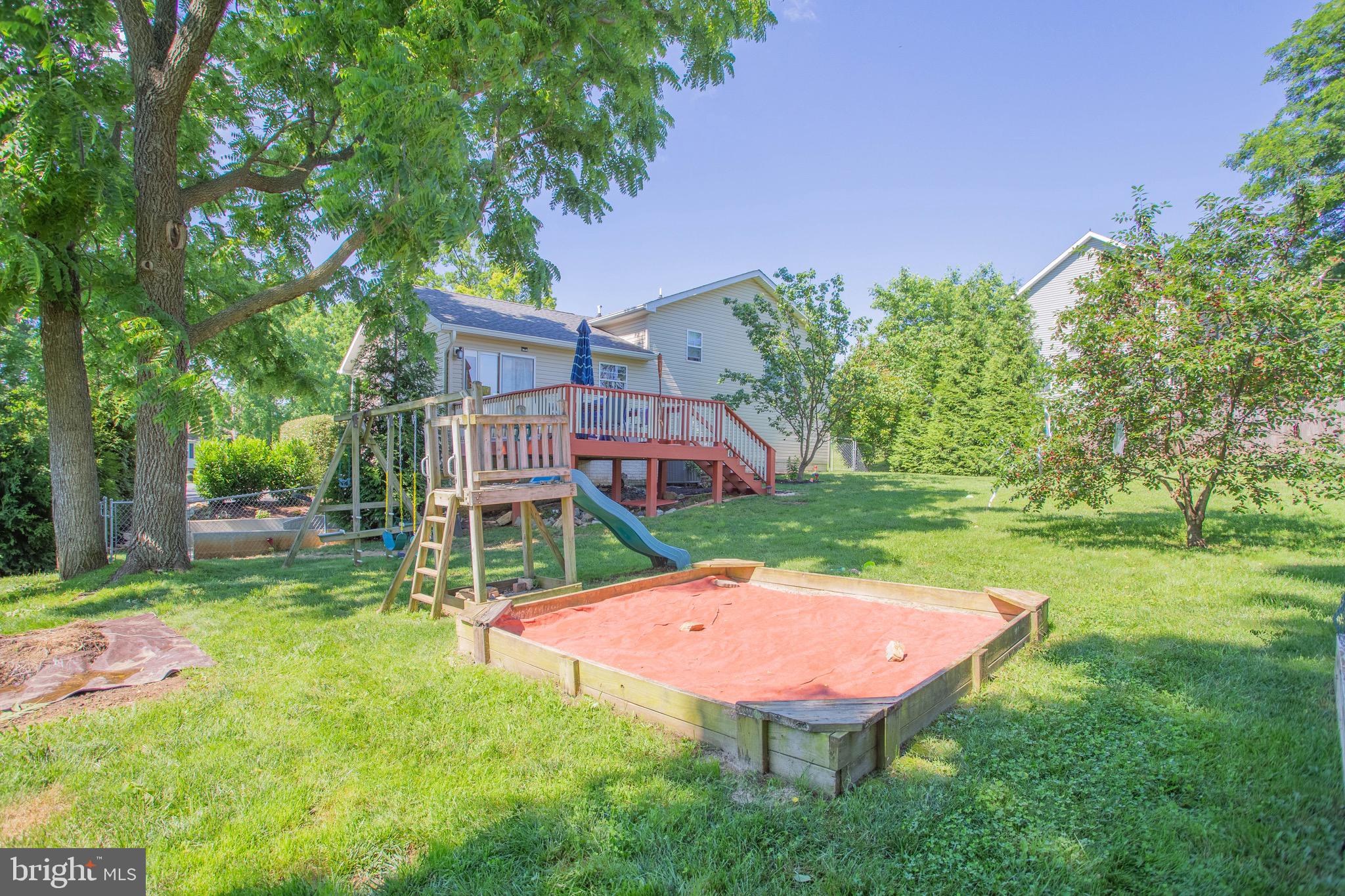 591 Oak Lee Drive Ranson, WV 25438 - Photo 9 of 52 Gallery Image 9