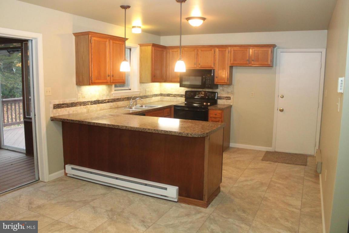 1 Irish Place Lititz, PA 17543 - Photo 3 of 43