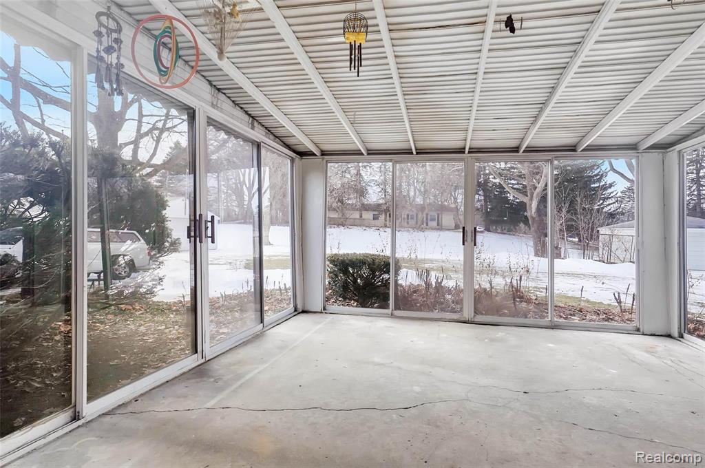 48707 Eight Mile Road Northville, MI 48167 - Photo 23 of 54