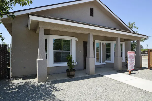 $415,000 | 261 E Street, Fresno, CA 93706