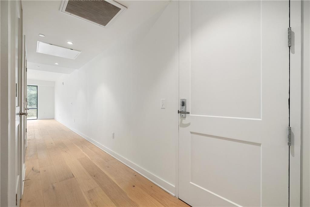 2330 Penn Avenue, Unit 302 Pittsburgh, PA 15222 - Photo 10 of 27 a view of small space with wooden floor