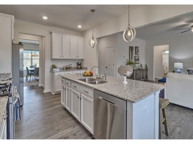 619 Montrose Lane Boiling Springs, SC 29316 - Photo 5 of 8