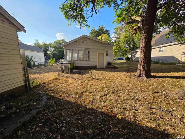 $85,000 | 617 West Hanssler Place, Peoria, IL 61604