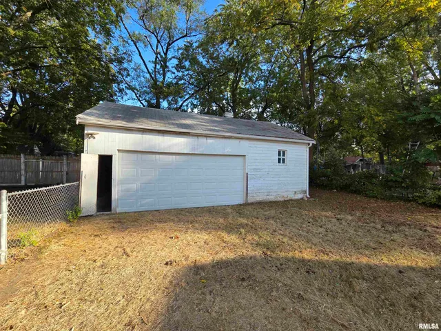 $85,000 | 617 West Hanssler Place, Peoria, IL 61604