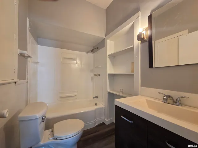 $85,000 | 617 West Hanssler Place, Peoria, IL 61604