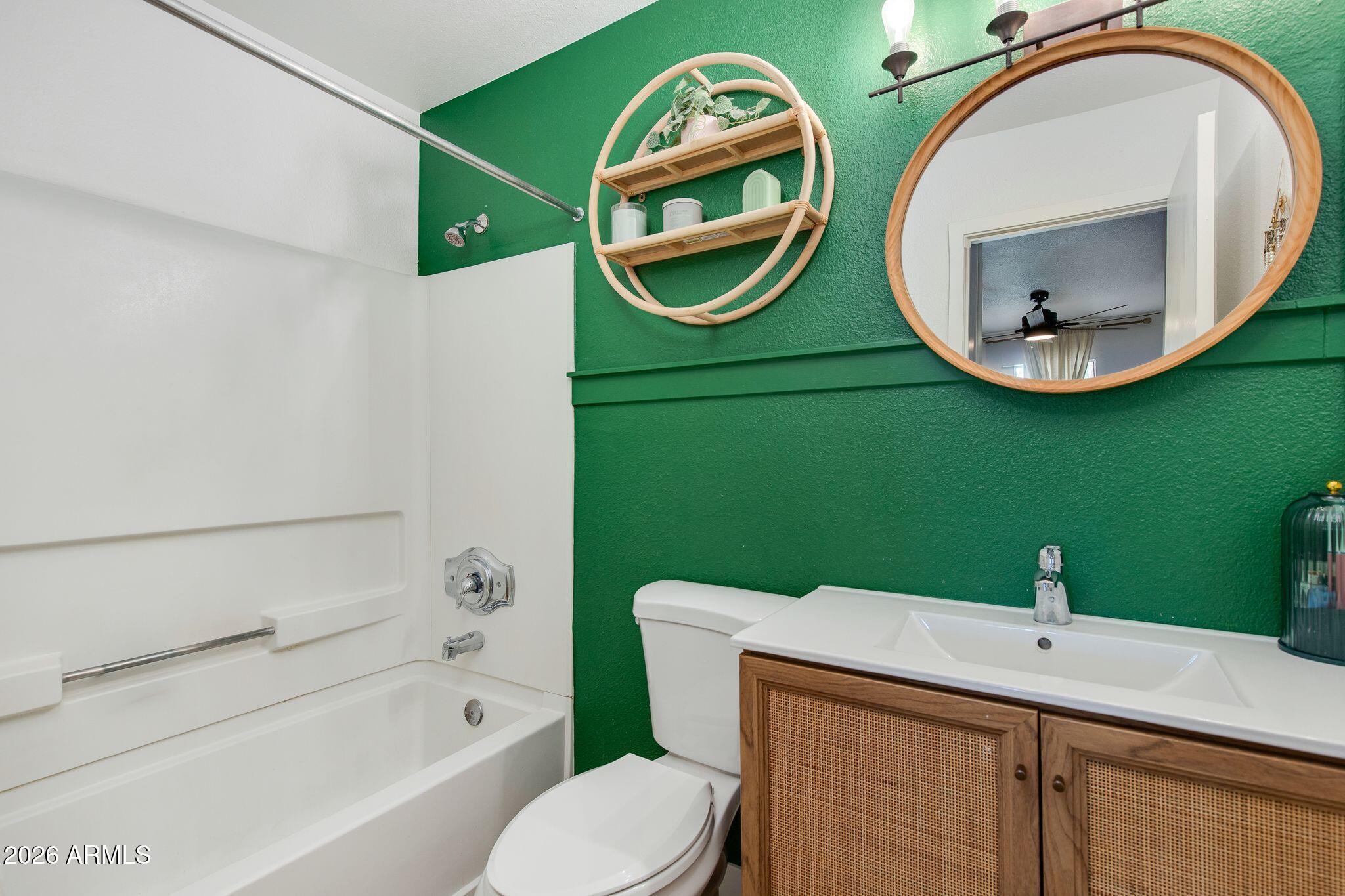 3511 East Baseline Road, Unit 1103 Phoenix, AZ 85042 - Photo 16 of 22 Primary Bath 1
