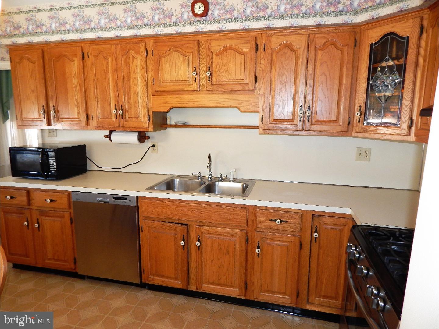 862 Medway Road Philadelphia, PA 19115 - Photo 14 of 25 Kitchen