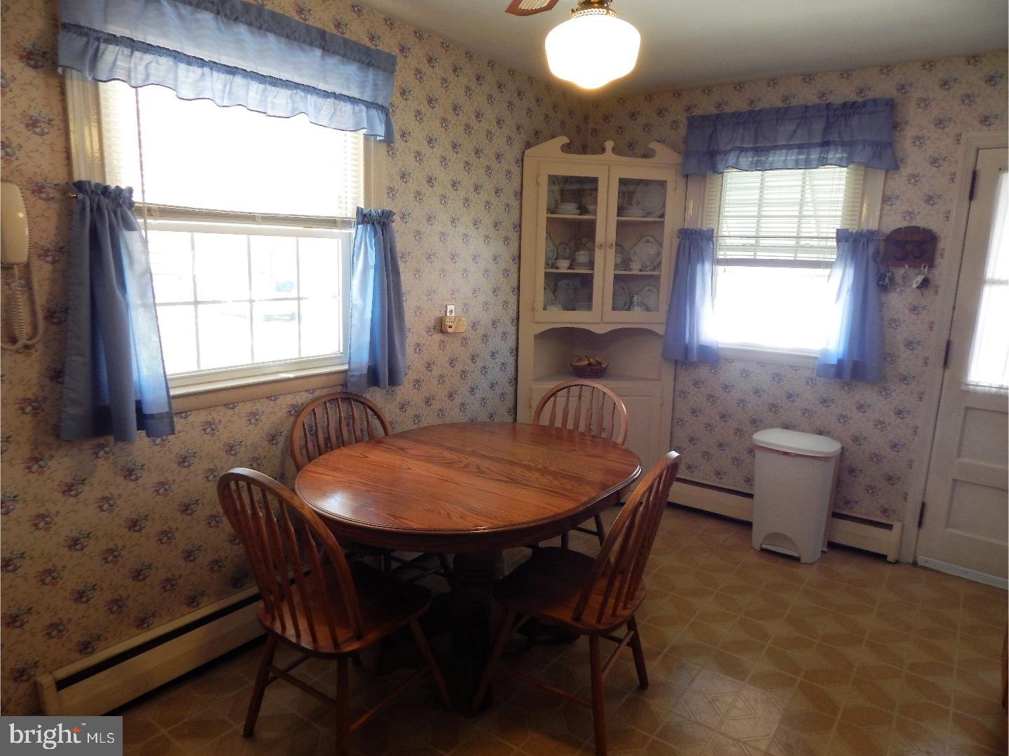 862 Medway Road Philadelphia, PA 19115 - Photo 8 of 25 Kitchen