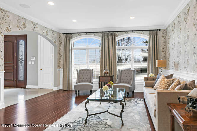 26 Ely Road Holmdel, NJ 07733 - Photo 12 of 80 Living Room