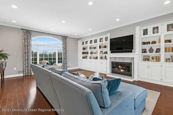 26 Ely Road Holmdel, NJ 07733 - Photo 15 of 80 Family Room