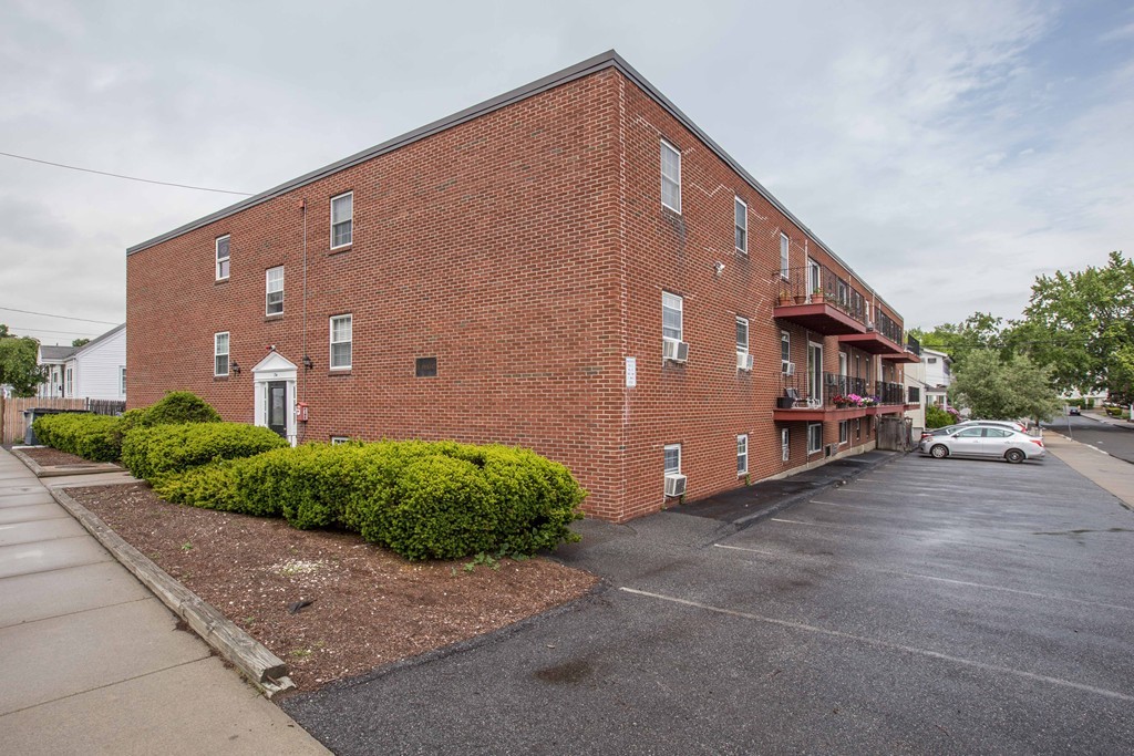 74 Springvale Avenue, Unit 20 Chelsea, MA 02150 - Photo 14 of 17 Gallery Image 14