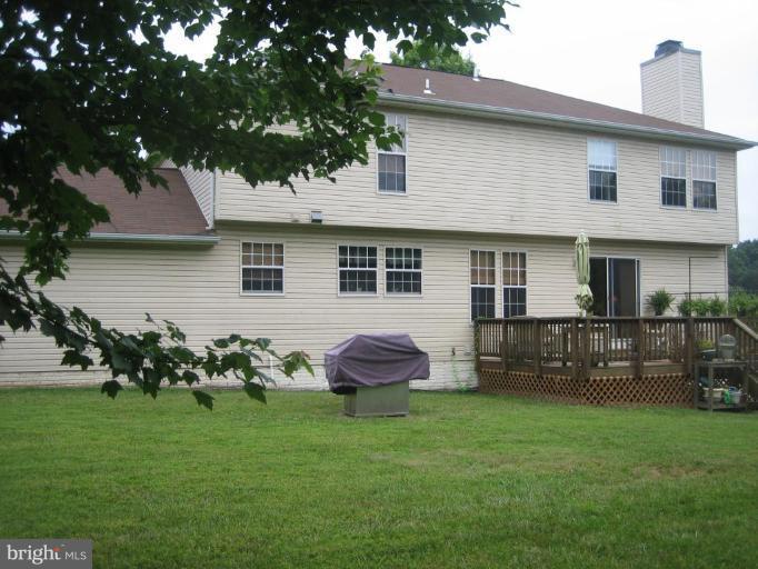 12562 Rock Ridge Road Herndon, VA 20170 - Photo 2 of 20 Back yard