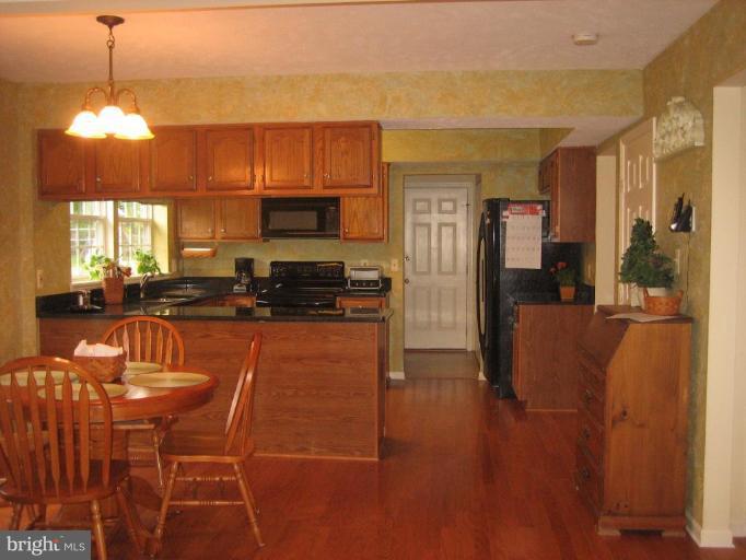 12562 Rock Ridge Road Herndon, VA 20170 - Photo 11 of 20 Kitchen #2