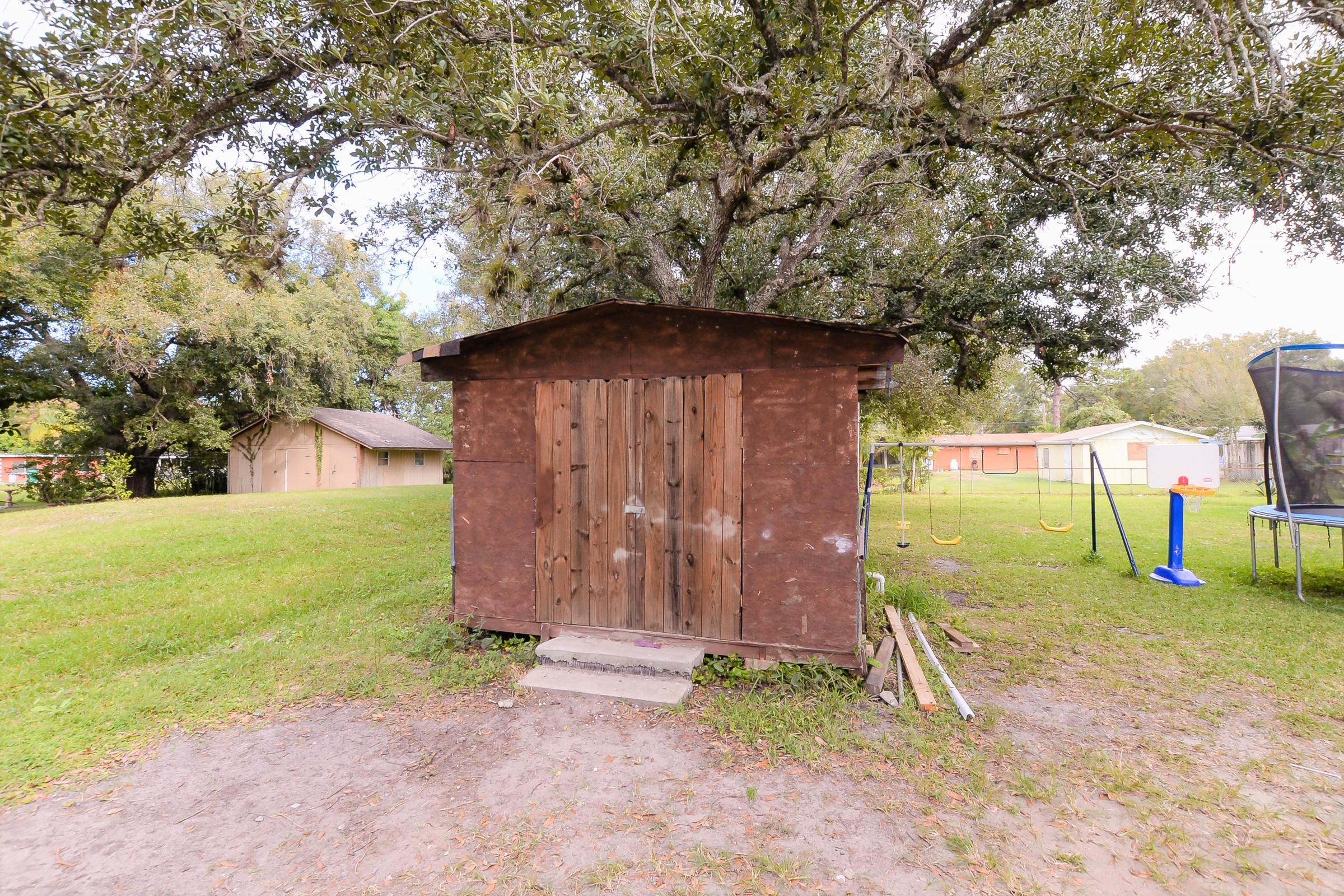 2920 Middle Road Fort Pierce, FL 34981 - Photo 4 of 23 LR-1828