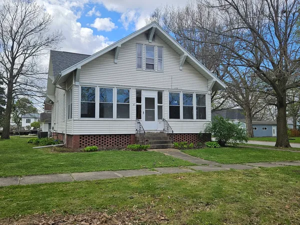 $184,900 | 602 Northeast 2nd Street, Aledo, IL 61231