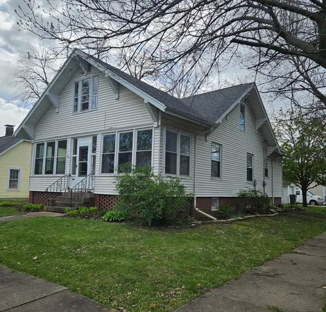 $184,900 | 602 Northeast 2nd Street, Aledo, IL 61231