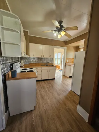 $184,900 | 602 Northeast 2nd Street, Aledo, IL 61231