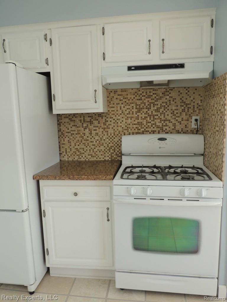 45171 Judd Road Belleville, MI 48111 - Photo 6 of 28 KITCHEN