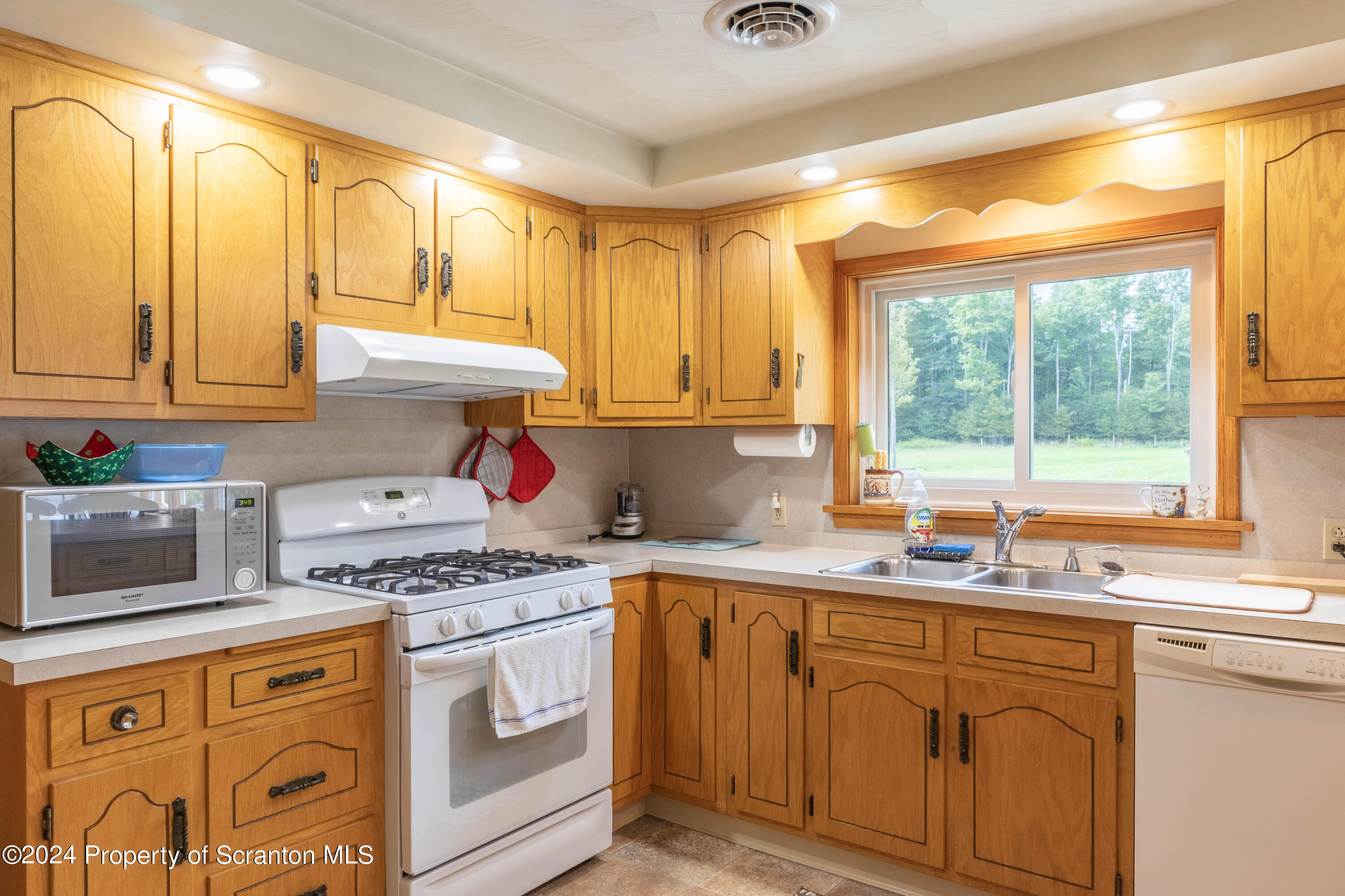 6509 State Rte 2012 Union Dale, PA 18470 - Photo 5 of 91 Kitchen