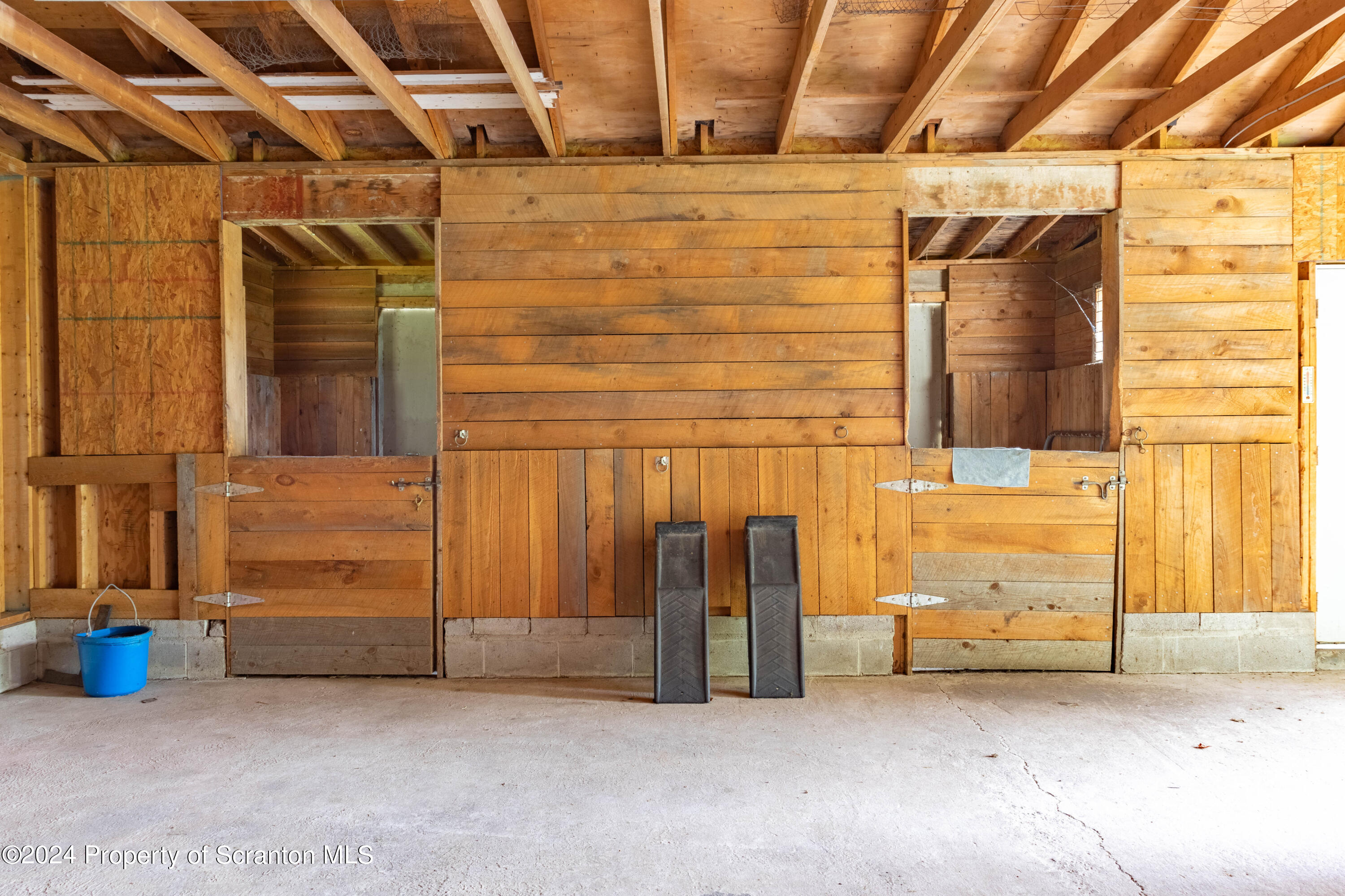 6509 State Rte 2012 Union Dale, PA 18470 - Photo 54 of 91 Horse Stall