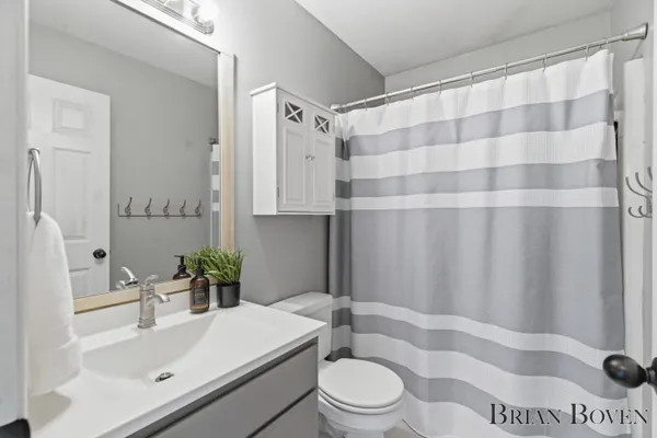 $450,000 | 7631 Hessler Drive Northeast, Rockford, MI 49341