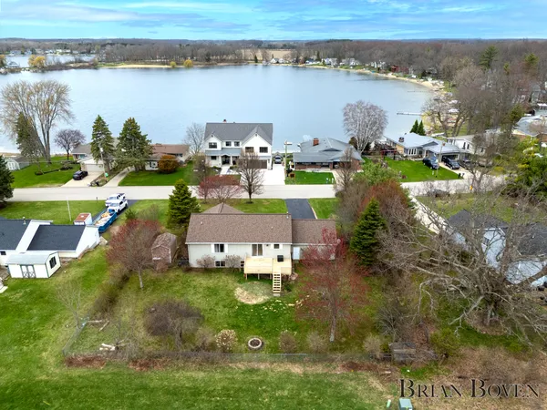 $450,000 | 7631 Hessler Drive Northeast, Rockford, MI 49341