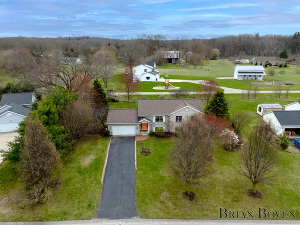 $450,000 | 7631 Hessler Drive Northeast, Rockford, MI 49341
