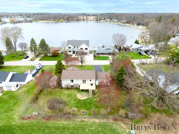 $450,000 | 7631 Hessler Drive Northeast, Rockford, MI 49341