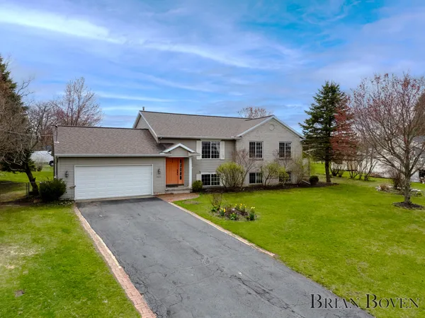 $450,000 | 7631 Hessler Drive Northeast, Rockford, MI 49341