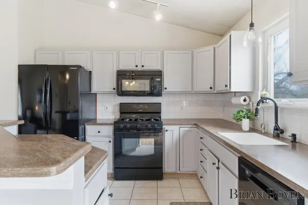 $450,000 | 7631 Hessler Drive Northeast, Rockford, MI 49341