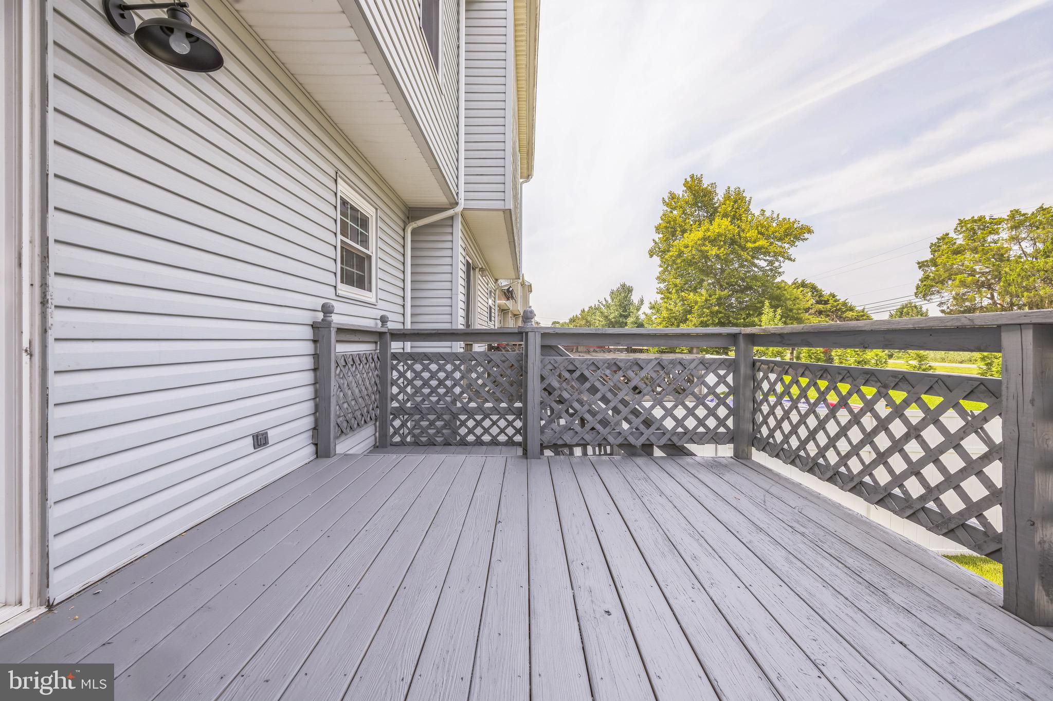 8 Versailles Court Newark, DE 19702 - Photo 9 of 30 a view of wooden deck