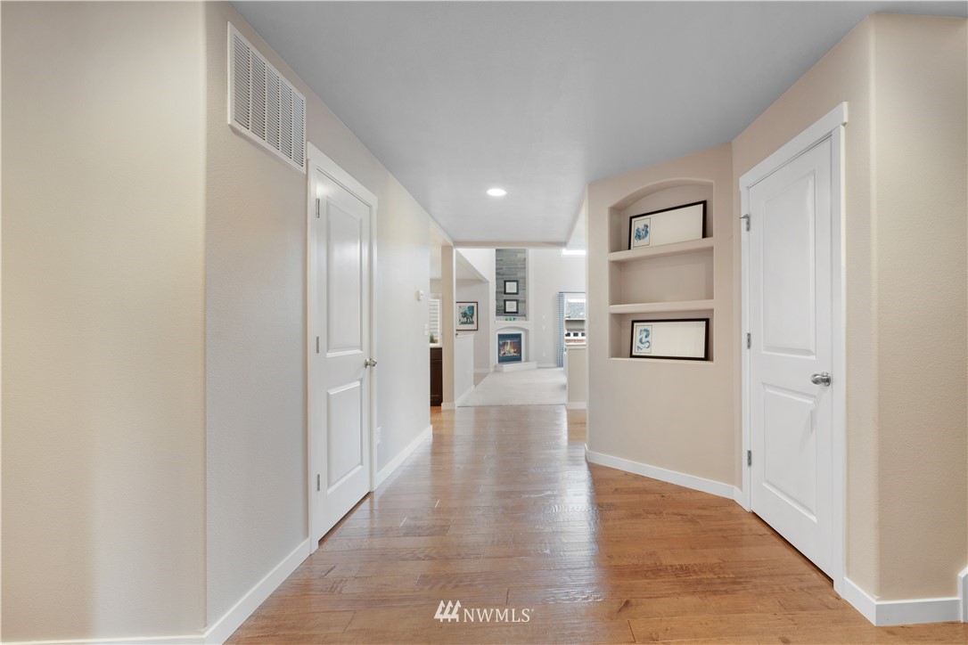 423 Barry Loop Mount Vernon, WA 98274 - Photo 3 of 30 Gallery Image 3