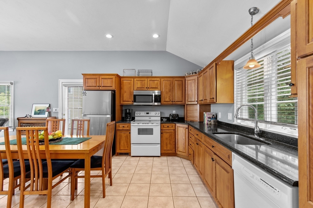 235 Carver Road, Unit 3 Plymouth, MA 02360 - Photo 9 of 32