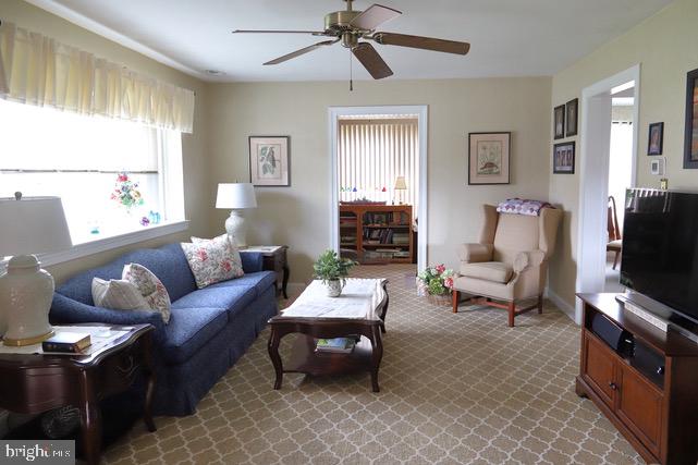 24 Edinburgh Road Blackwood, NJ 08012 - Photo 12 of 35