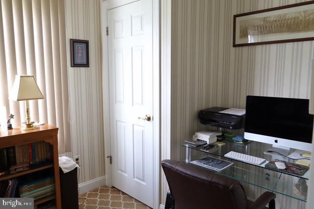 24 Edinburgh Road Blackwood, NJ 08012 - Photo 13 of 35