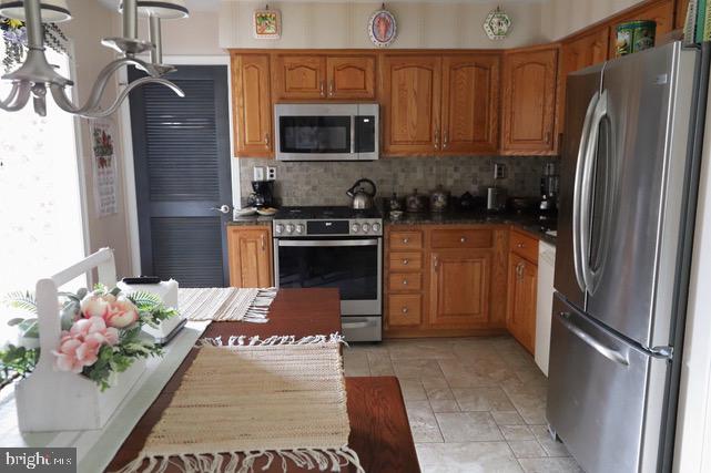 24 Edinburgh Road Blackwood, NJ 08012 - Photo 15 of 35