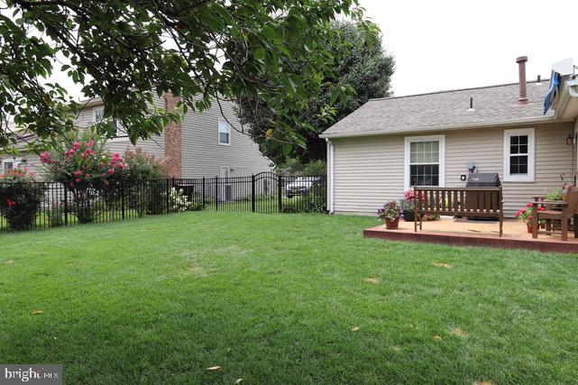 24 Edinburgh Road Blackwood, NJ 08012 - Photo 8 of 35